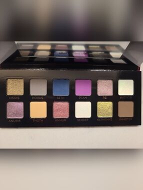 Adept Cosmetics AMUNET Eyeshadow Palette *Dark